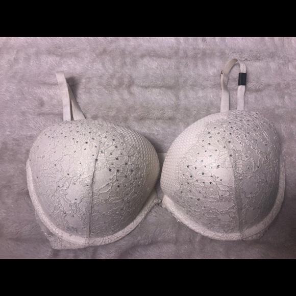 Victoria Secret Very Sexy Push Up Bra - Picture 4 of 4